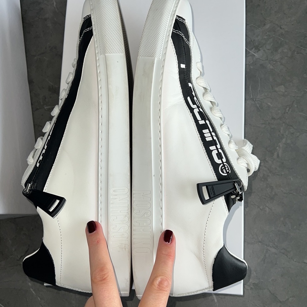 Moschino white/black sneakers for men - Picture 16 of 17